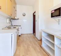 3-izbovy-byt-Bratislava-IV-Karlova-Ves-Hlavacikova-ulica-Kitchen.jpg