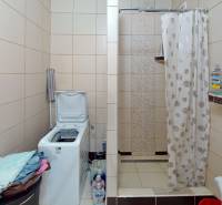 27A-Kukucinova-Bathroom.jpg