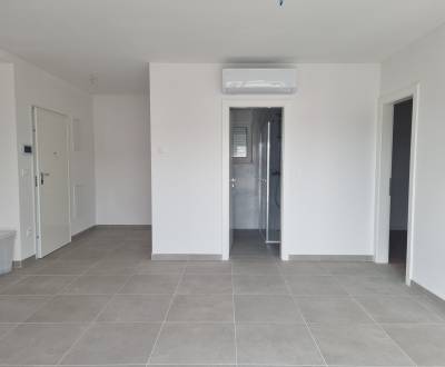 CHORVATSKO - 3-pokojový apartmán v blízkosti Marina Frapa - ROGOZNICA