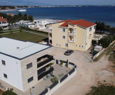 CHORVATSKO - Vila se třemi apartmány - VIR, Zadar