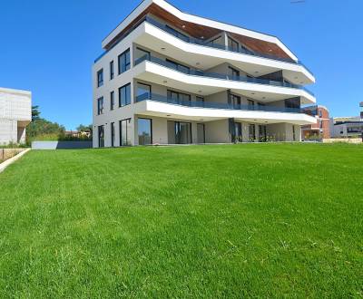 CHORVATSKO - Moderní apartmány se zahradou - POREČ