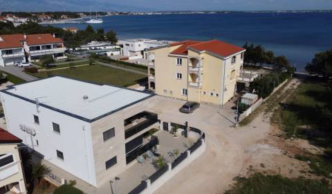 CHORVATSKO - Vila se třemi apartmány - VIR, Zadar