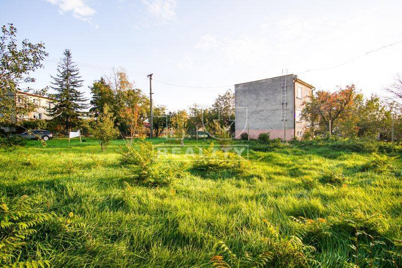 Strekov Pozemky - bydlení prodej reality Nové Zámky