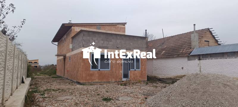 Na predaj 2 izbový byt v súkromí, Galanta, Hody, viac na: https://reality.intexreal.sk/