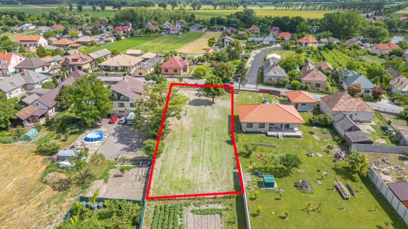 ALL INCLUSIVE | * ZĽAVA 5000€ * | NA PREDAJ STAVEBNÝ POZEMOK ( 1665 m2 ) V OBCI ČILIŽSKÁ RADVAŇ.