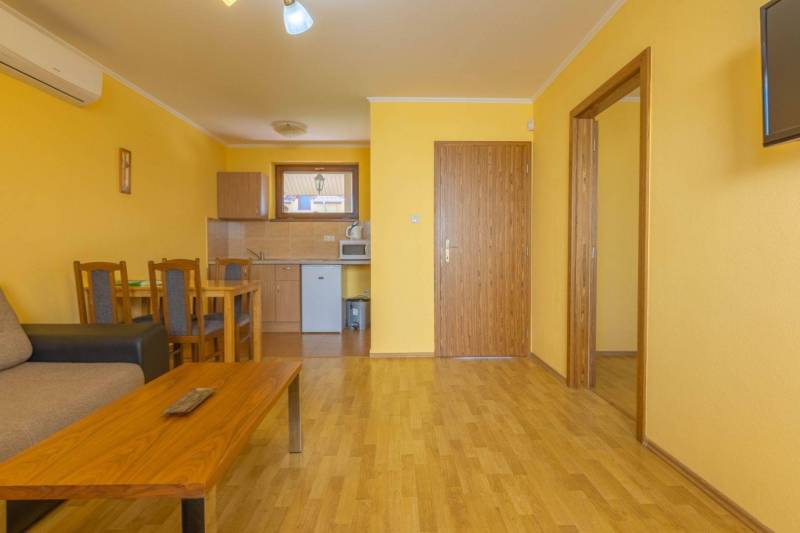 NA PREDAJ: APARTMÁNOVÝ DOM, VEĽKÝ MEDER