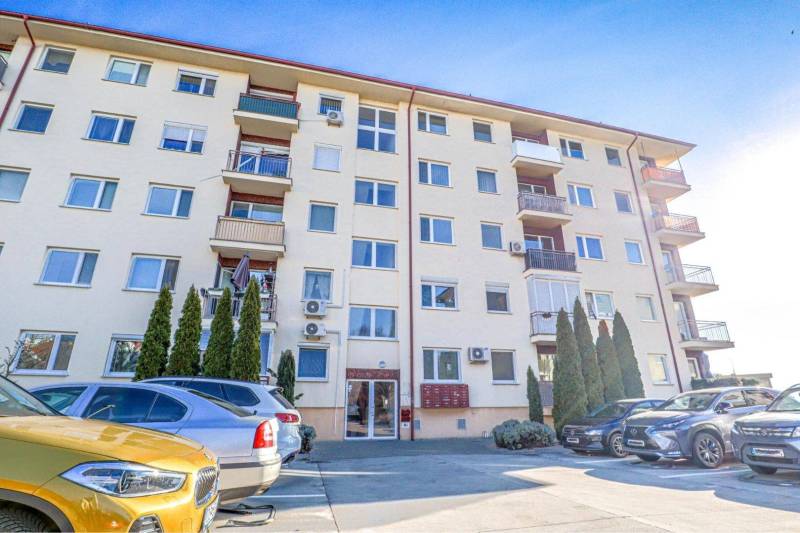 ALL INCLUSIVE | ZNÍŽENÁ CENA | EXKLUZÍVNE NA PREDAJ VEĽKOMETRÁŽNY 3 IZBOVÝ BYT S BALKÓNOM (86 M2) V NOVOSTAVBE | DUNAJSKÁ STREDA