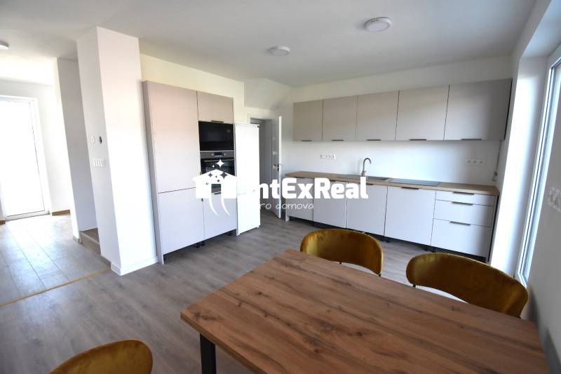 Novostavba 4 izbový RD na predaj, Mládežnícka štvrť, Galanta, viac na: https://reality.intexreal.sk/