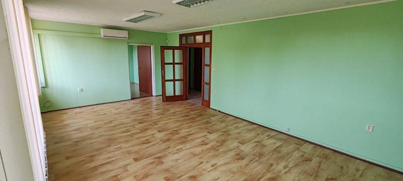 KANCELÁRSKE /KOMERČNÉ PRIESTORY 80 M2 NA  PRENÁJOM  GALANTA - ŠAFÁRIKOVÁ