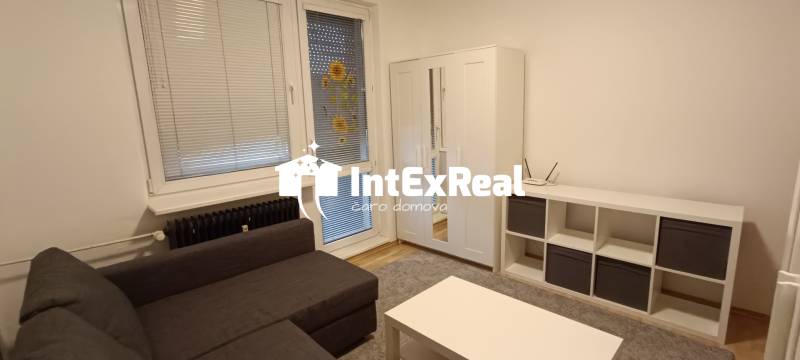 Presvetlená garsónka  s loggiu na prenájom, Šaľa, viac na: https://reality.intexreal.sk/