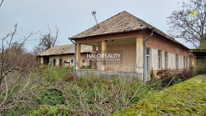 Keť Pozemky - bydlení prodej reality Levice