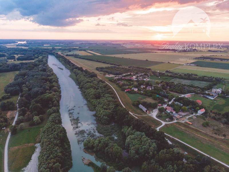 Zlatná na Ostrove Pozemky - bydlení prodej reality Komárno